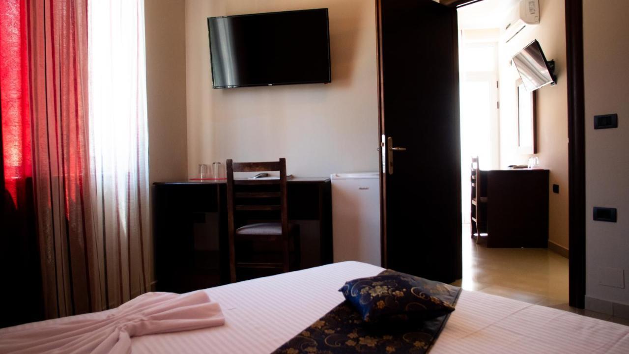 Alvero Hotel Permet Exterior photo